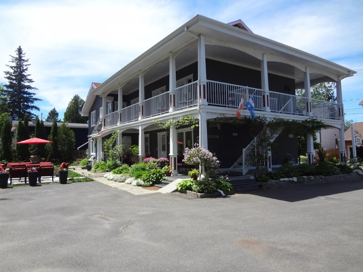 Hotel Saint-Donat Exteriör bild